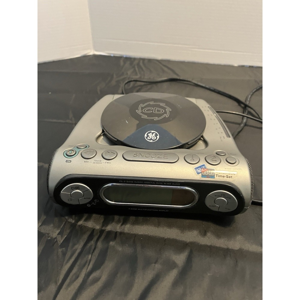 Vintage General Electric GE 7-4901A CD Player Clock AM/FM Radio Dual Alarm Clock